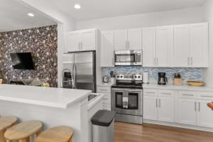 Fabulous Classy and Comfy 3BD 2BA Home and Parking