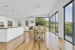 The Entertainer - 5 Bed 5 Bath, 3 Storey Retreat