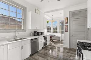 Spacious Mid City 1BD On The Canal Streetcar Line