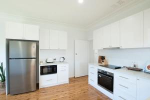 Cobbora Cottage - Sleek & Stylish, Near Hospital