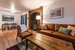 Fall Getaway in Cozy 2BR near Old Town Lafayette - Firestone