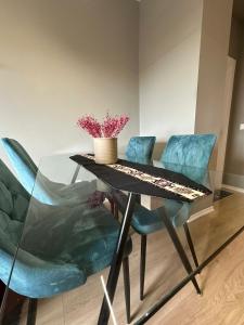 Urban Charm Apt With Jacuzzi