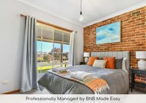 Highfields - Rural Entertainer with Valley Views - Dunkeld