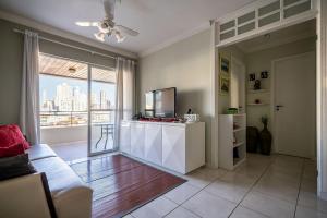 Apto 750m da praia loc. privilegiada BC JDA402