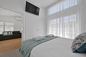 The Elm Apartments - The Blue Room