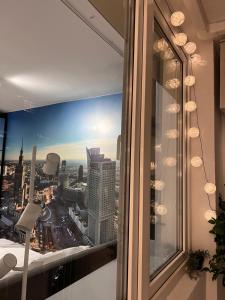 Mià Warsaw - Królewska