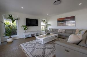 Luxury on Lesmurdie - Close to Zoo & Golf Club