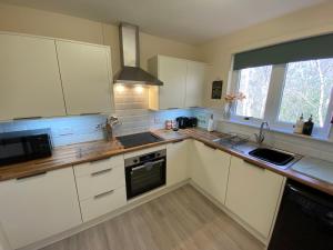 Treetops - Bright 2 Bed Flat - Super Location