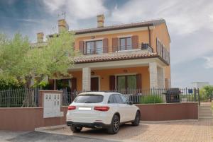 Apartment Enrico - Two Bedroom Apartment with Jacuzzi 