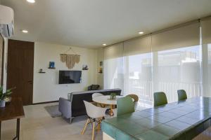 Beautiful Ocean View Penthouse With Private Pool -C301