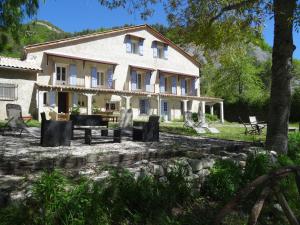 Maisons de vacances La Bergerie du Clot : Maison 2 Chambres