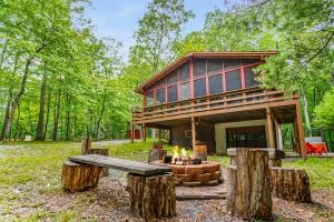 Cabin w New Hot Tub, River, Kayak, WiFi, & Fire Pit - Capon Bridge