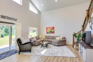 Red Lodge Retreat with Creek Access and Fire Pit! - Columbus