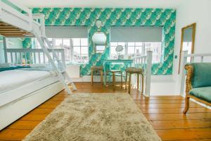 Mermaid Townhouse- by Brighton Holiday Lets