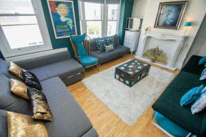 Mermaid Townhouse- by Brighton Holiday Lets