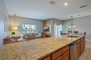 Cozy Home Near Disney Parks - Prime Location