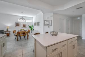 Spacious Beautiful 3-BR Condo Prime Location