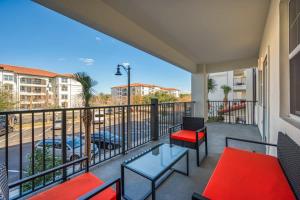 Prime Location-Spacious Condo for 8 Guests