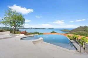 3-BD Ocean-View Condo, Walk to Beach - Playa Danta