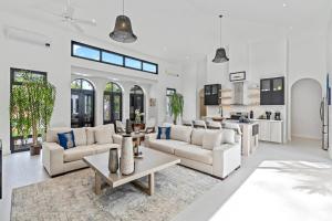 Modern Garden Villa with Private Pool, Outdoor Kitchen & Separate Casita Near Playa Potrero