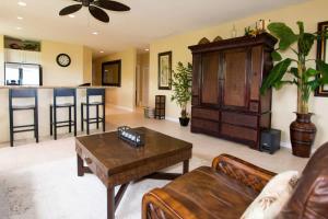 Classy artsy ocean-view unit near pool at Pacifico in Coco sleeps 6