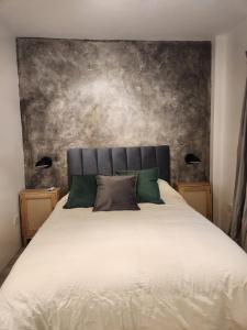 Anitas Place II