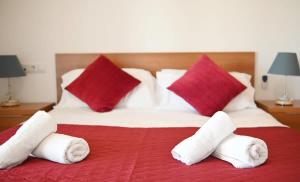 Apartment with pool & golf views - ER2113LT