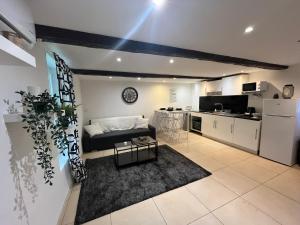 Appartement avec piscine au milieu des vignes