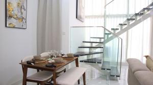 2BR Stylish Duplex - Premium Oasis Retreat