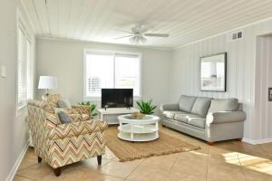 HAZELS CHILD II Beach House DIRECT OCEANFRONT Ocean and Pier Views