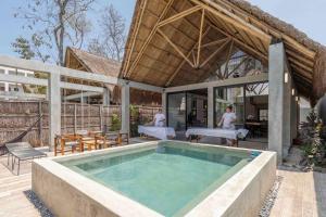 Brand New Villa Just 5 Min To Beach & Downtown!