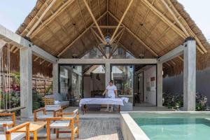 Brand New Villa Just 5 Min To Beach & Downtown!