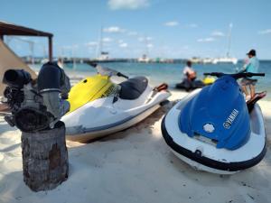 BEACH VILLA SURFERS SUNRISE HAVEN