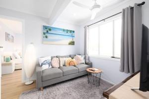 Serene Southport Getaway Walk to Beach Shops