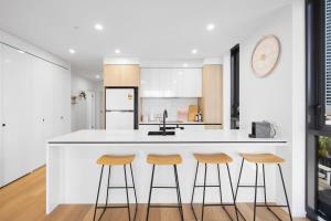 New 2BR Apt Prime Loc Stones Throw from Train Stn