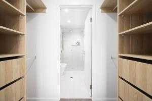 New 2BR Apt Prime Loc Stones Throw from Train Stn