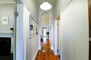 Darling St - Charming CBD Abode