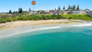 Como - Views Over Convent Beach - Holiday Yamba