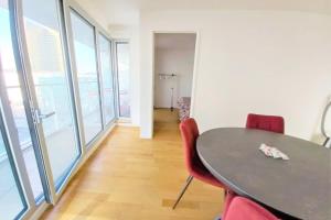 Modern and Smart - Paris 13 Bibliothèque François Mitterrand