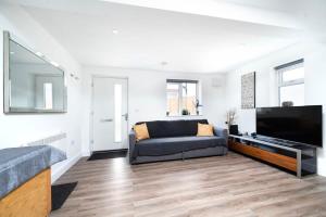 Cozy single level flat with parking