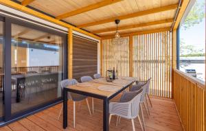 2 Bedroom Amazing Home In Banjole