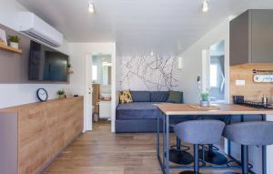 2 Bedroom Amazing Home In Banjole