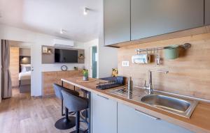 2 Bedroom Amazing Home In Banjole