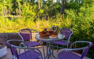 1 Bedroom Lovely Apartment In Risika