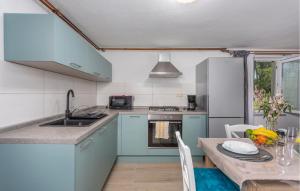 1 Bedroom Lovely Apartment In Risika 
