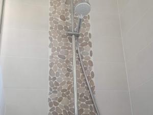 Maisons de vacances Maison Cosy, Renovee, Proche Plage et Centre, Jardin, Animaux Bienvenus - FR-1-652-19 : photos des chambres