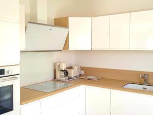 Maisons de vacances Maison Cosy, Renovee, Proche Plage et Centre, Jardin, Animaux Bienvenus - FR-1-652-19 : photos des chambres