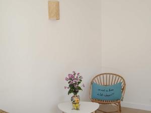 Maisons de vacances Maison Cosy, Renovee, Proche Plage et Centre, Jardin, Animaux Bienvenus - FR-1-652-19 : photos des chambres