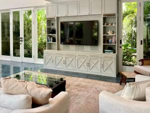 Kasianda Villa, Berawa, with Private Dining, Spa and Cocktails