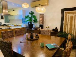 Beautiful Bali-Boho design Loft - Two blocks from sea